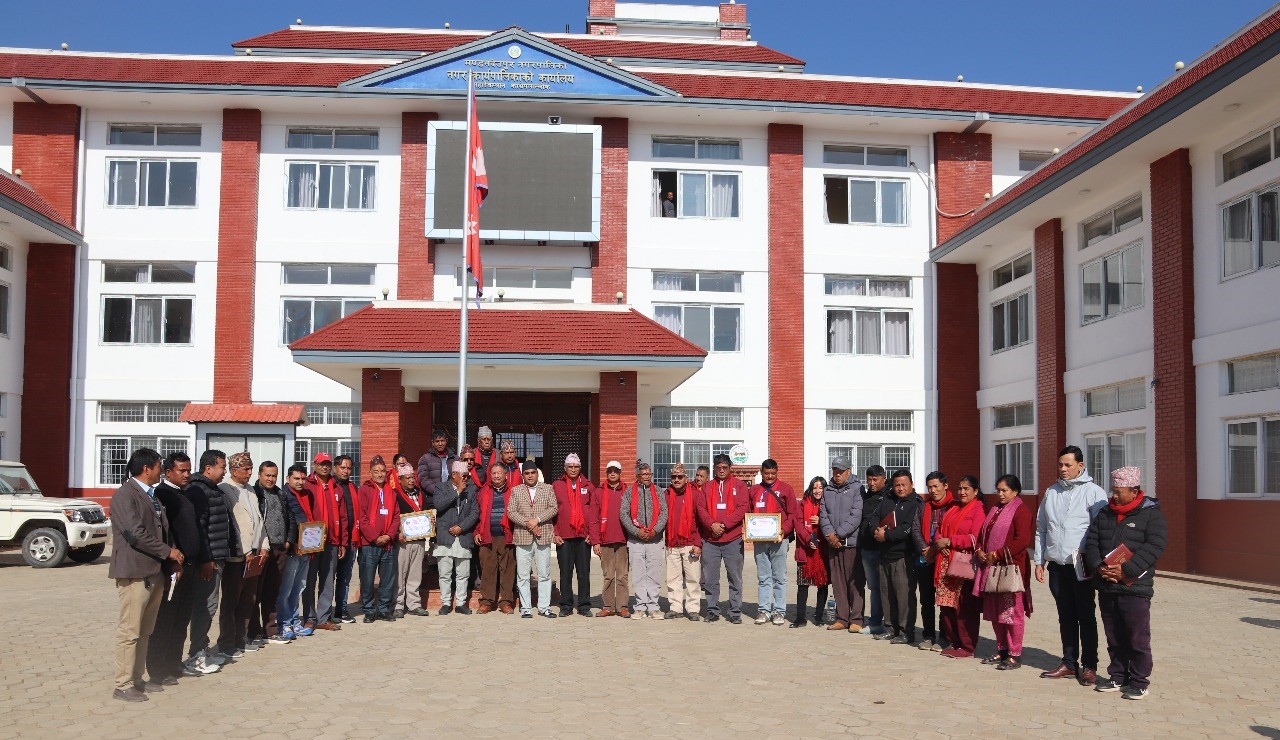 छोराछोरी सामुदायिक विद्यालयमा पढाउन मन्डनदेउपुर नगरपालिकाको उर्दी