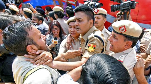 फोटो पत्रकारमाथि दिल्ली पुलिस आक्रमण, सेवानिवृत्त न्यायाधीशबाट उच्चस्तरीय छानबिनको माग