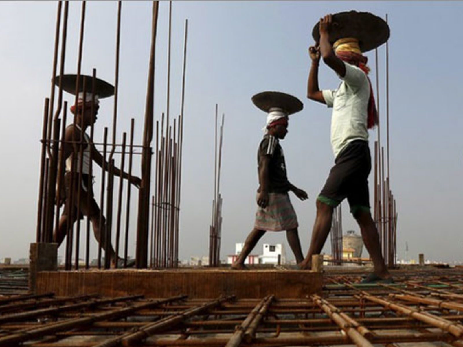 श्रमिकको न्यूनतम पारिश्रमिक मासिक २५ हजार तोक्न माग