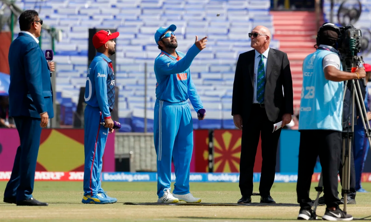 विश्वकप क्रिकेटमा अफगानिस्तानविरुद्ध भारतले टस हार्‍यो, टोलीमा एक परिवर्तन