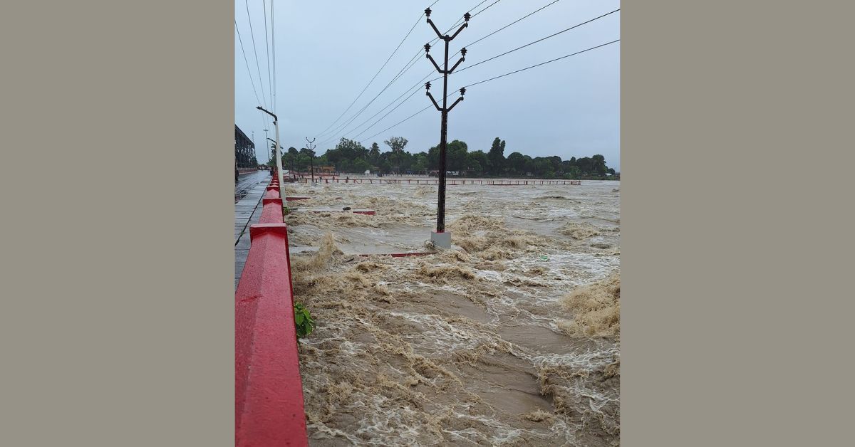 अत्यधिक खतरा भएपछि कोशी ब्यारेजको ५६ वटै ढोका खोलियो