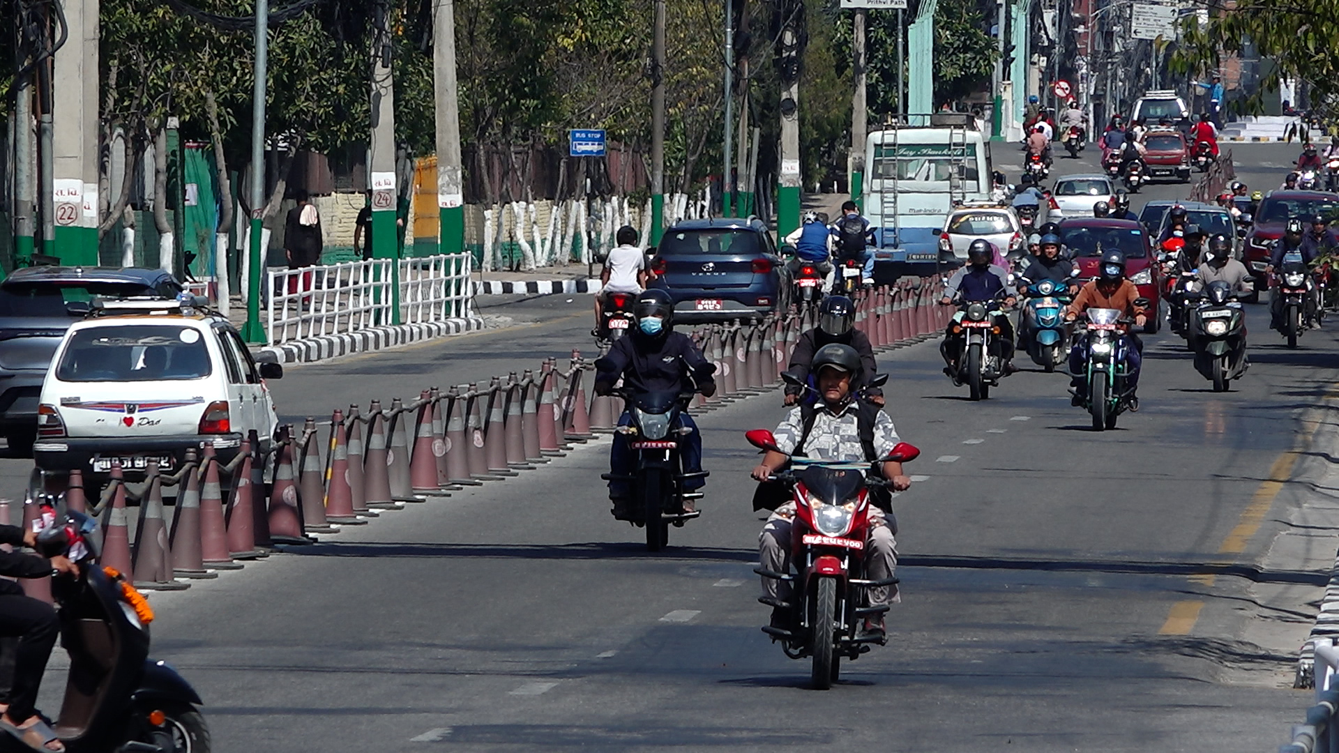 मान्यजनसँग नवदुर्गाको प्रसाद लगाउने क्रम जारी