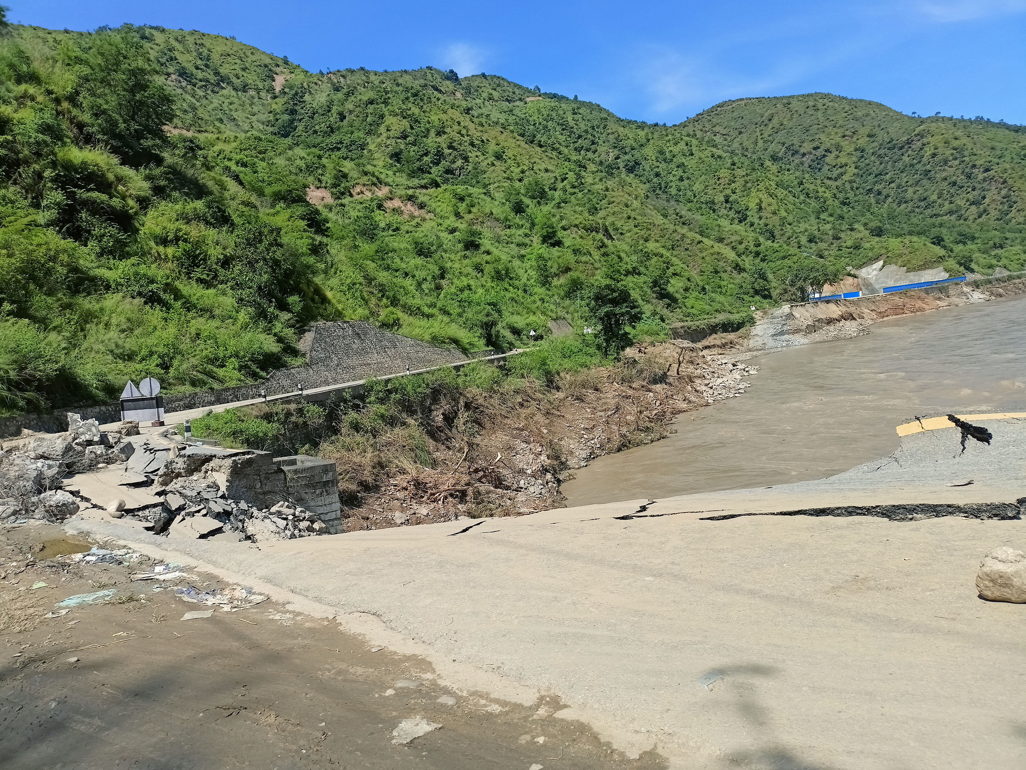 बाढीपहिरामा परी दुई सय २८ जनाको मृत्यु, २५ जना बेपत्ता