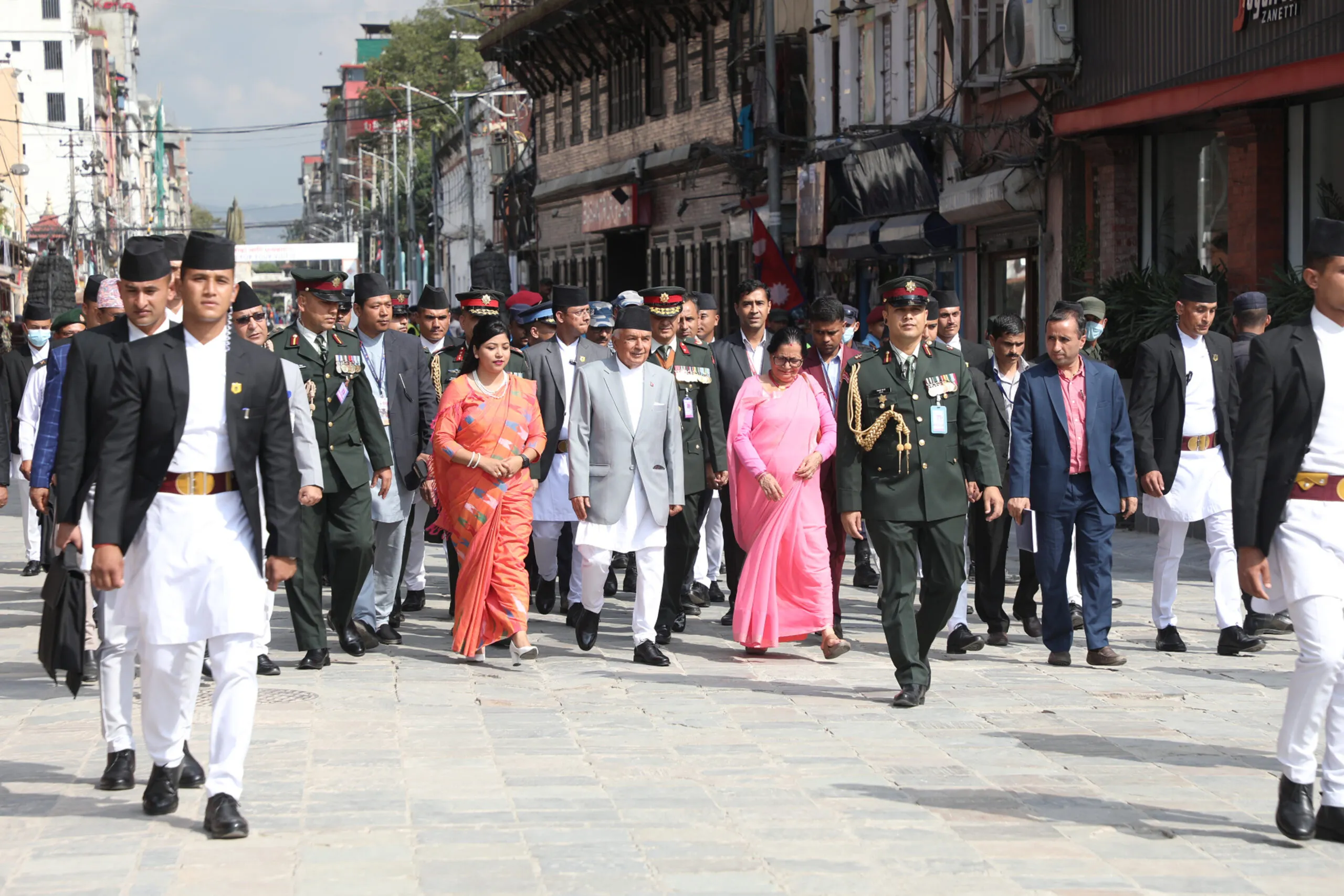 पैदल नै पुगेर राष्ट्रपति पौडेलले गरे इन्द्रजात्राको अवलोकन