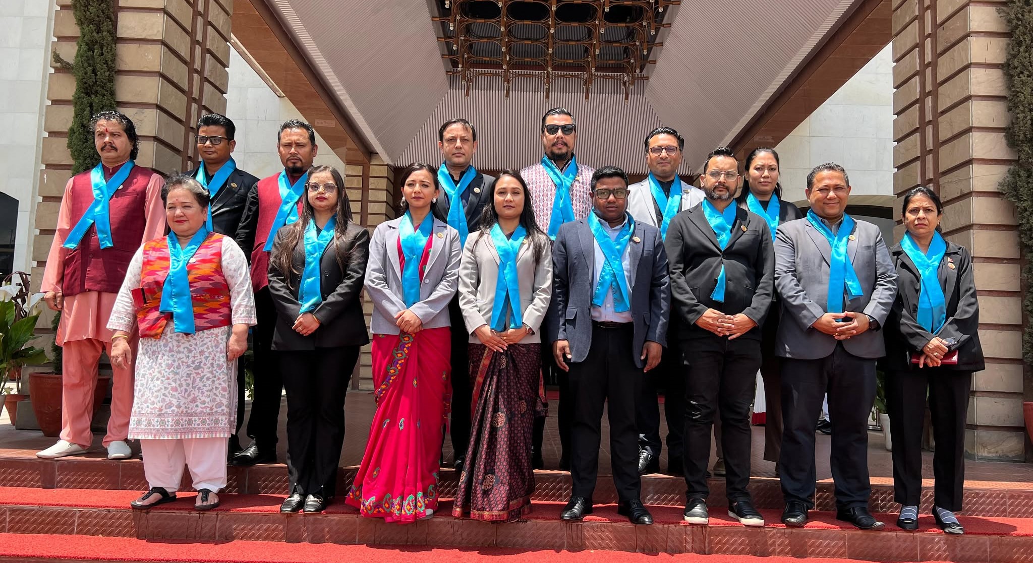 भिजिट भिसालाई मानव तस्करीको माध्यम बनाइएको आरोप लगाएको रास्वपा निलो रिबन लगाएर संसदमा