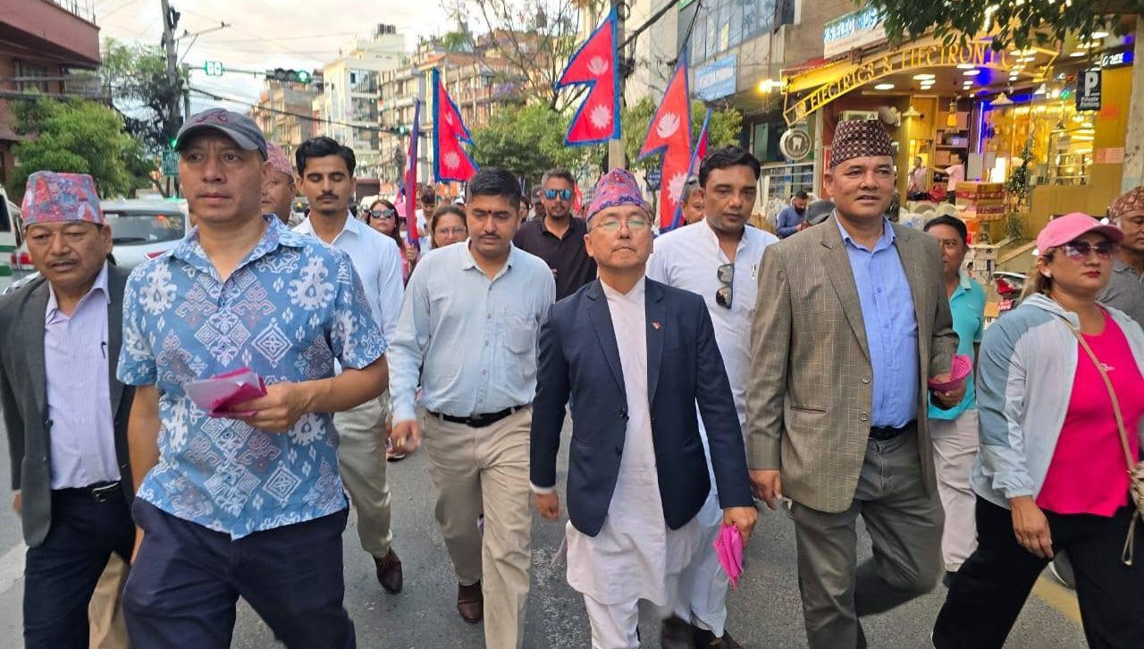 राजवादीहरूले सात ठाउँबाट जुलुस, मैतीदेवीमा लिङ्देनले नेतृत्व लिँदा थापा सिफलमा