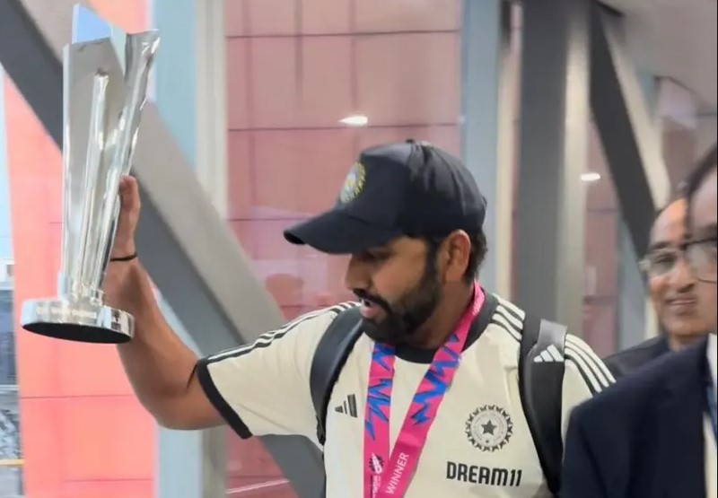आँधीको कारण बार्बाडोसमै फसेको विश्वकप विजेता भारतीय टोली स्वदेश फर्कियो, आज मुम्बईमा परेड