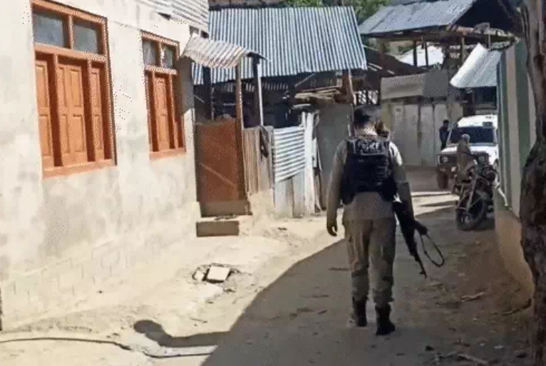 उत्तरी कश्मीरका धेरै ठाउँमा प्रहरीको छापा