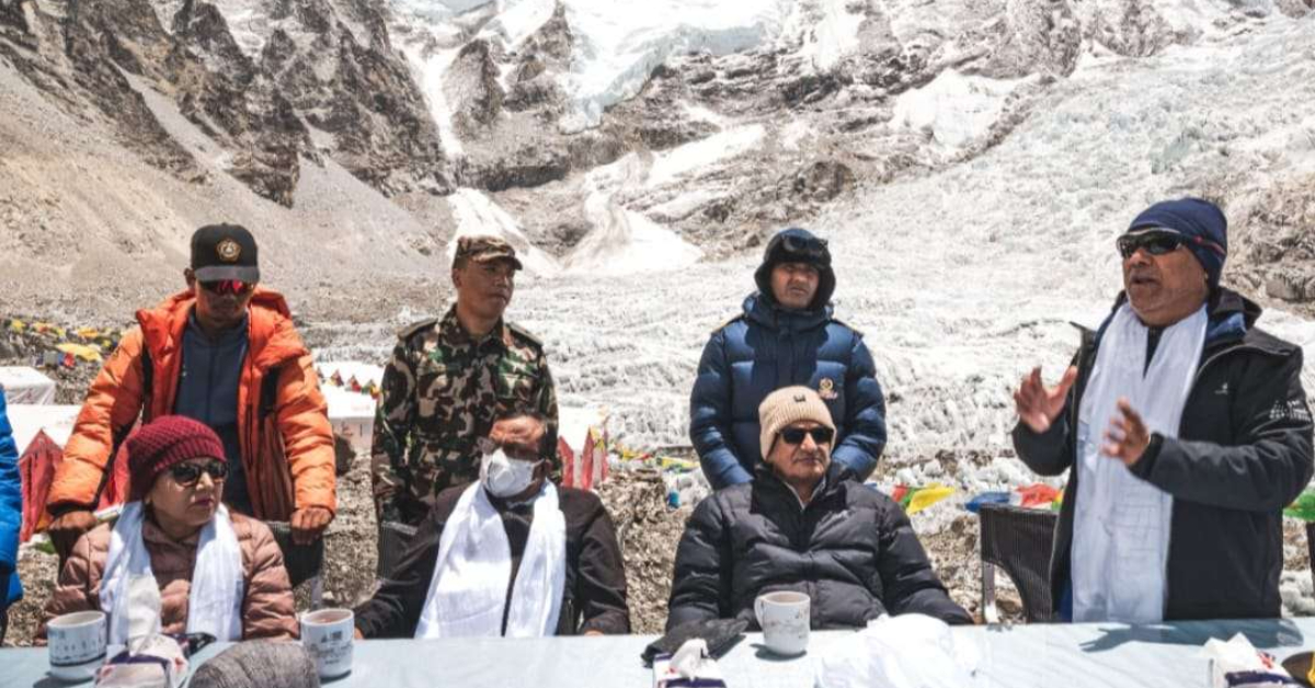 सगरमाथा आधारशिविरमा विशेष संवाद