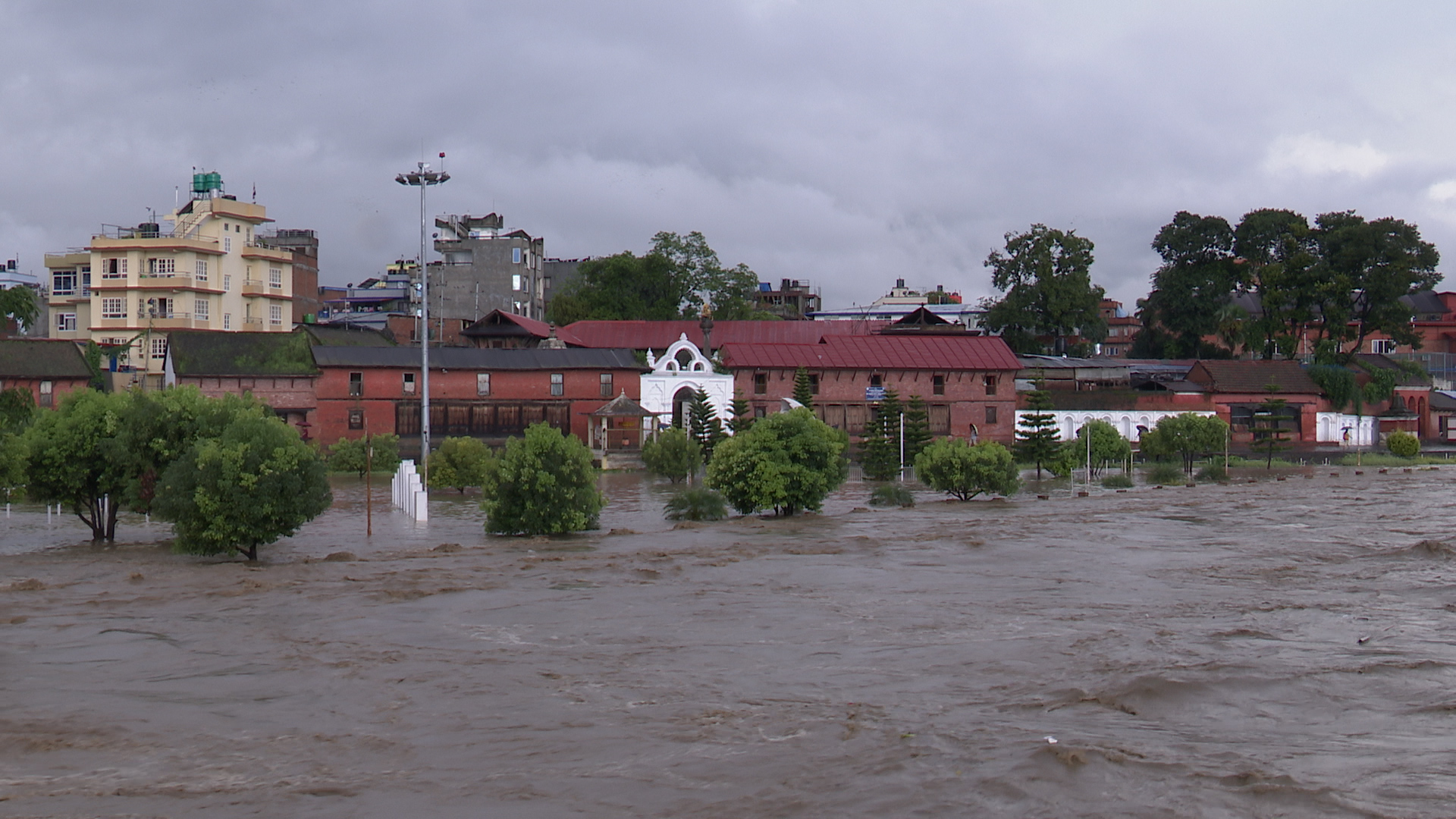 काठमाडौं उपत्यकाका नदीको जलसतह बढ्यो, १० बजेसम्म सतर्कता अपनाउन आग्रह