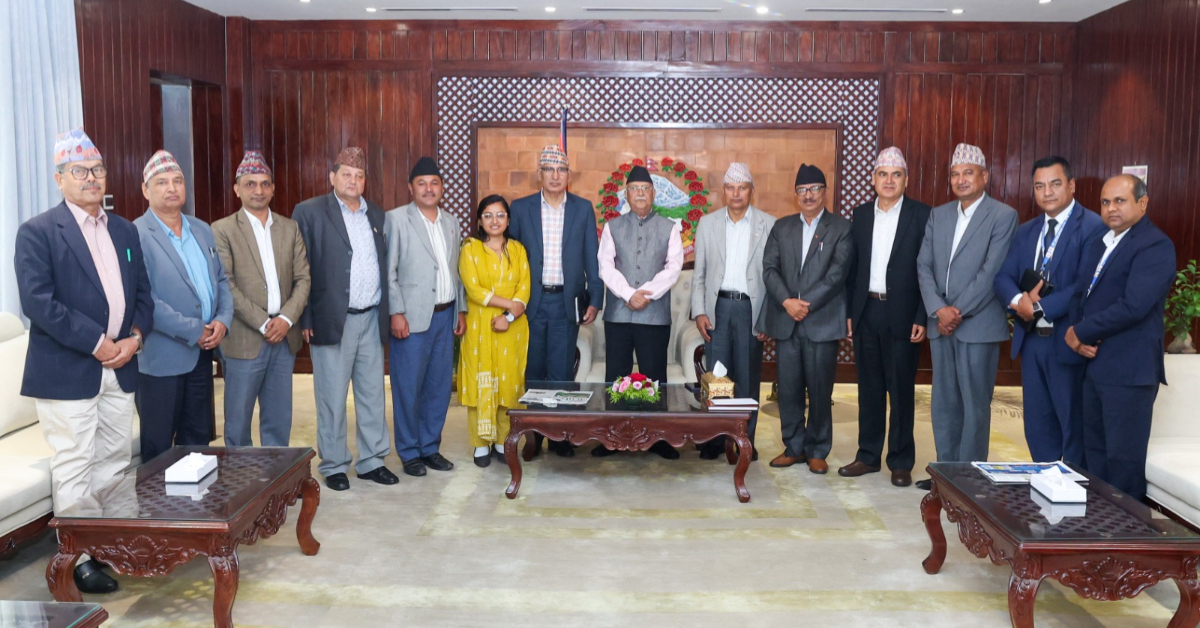 भूमि आयोगका पदाधिकारीले प्रधानमन्त्रीसँग गरे कार्य प्रगतिको ‘ब्रिफिङ’
