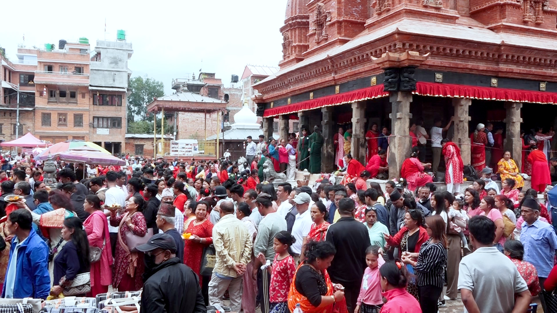 १० वर्षपछि बुङ्गमती कुमारी माजुलाई वस्त्र,आभूषण र तथा गहना चढाइयो