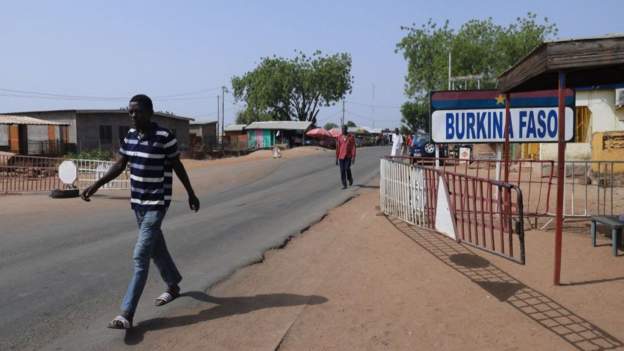 बुर्किना फासोमा एक गाउँमा आक्रमण, ७० जनाको मृत्यु