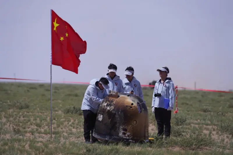 चन्द्रमाबाट नमूना लिएर पृथ्वी फर्कियो चीनको अन्तरिक्ष यान