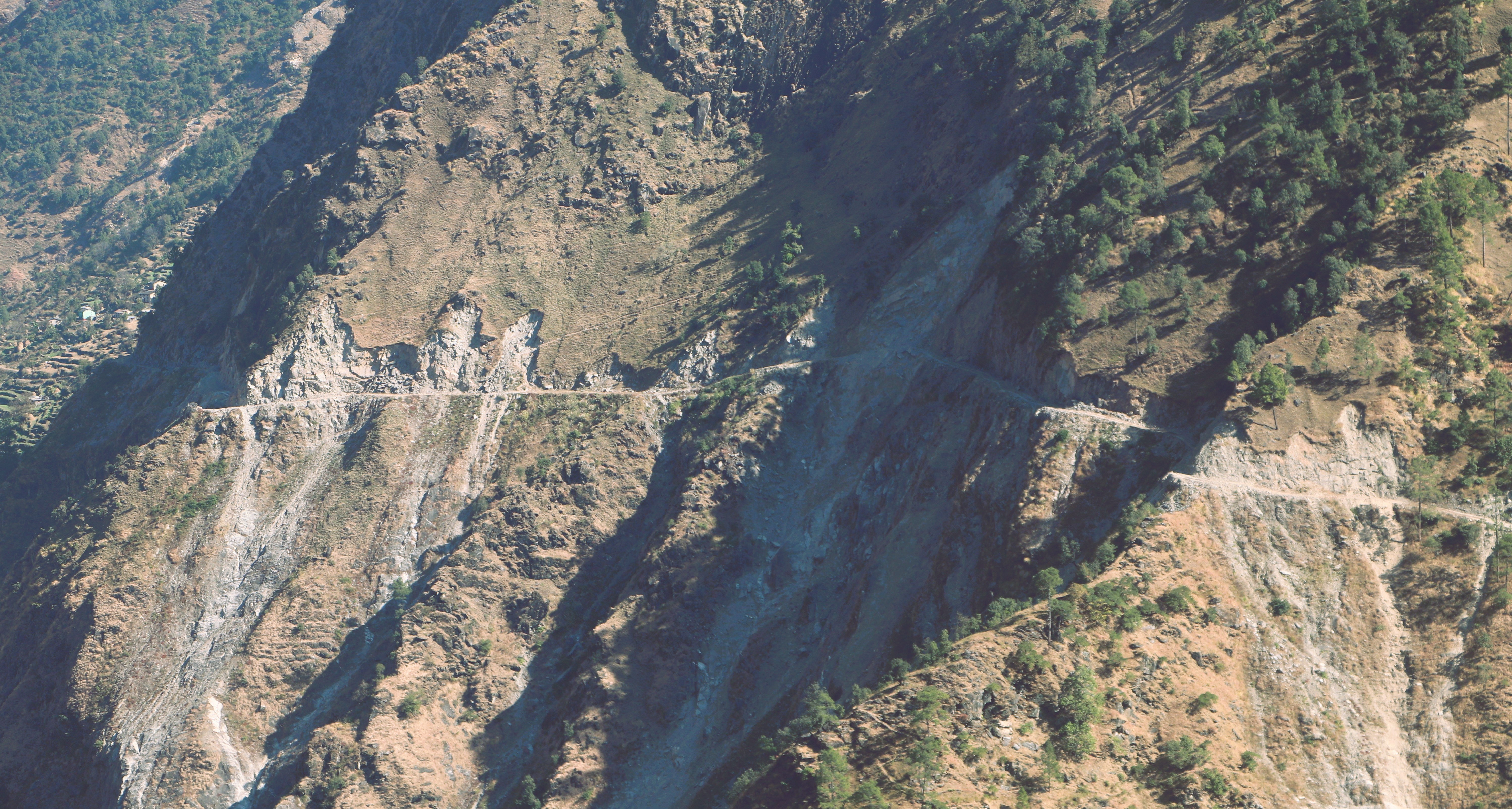 दार्चुला-टिङ्कर सडक निर्माण, सेनाले दुईतर्फबाट ट्रयाक खोल्न थाल्यो