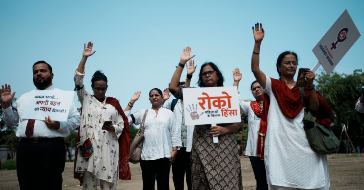 महिला डाक्टरको बलात्कारपछि हत्या प्रकरण : रोकिएको छैन चिकित्सकहरूको आन्दोलन