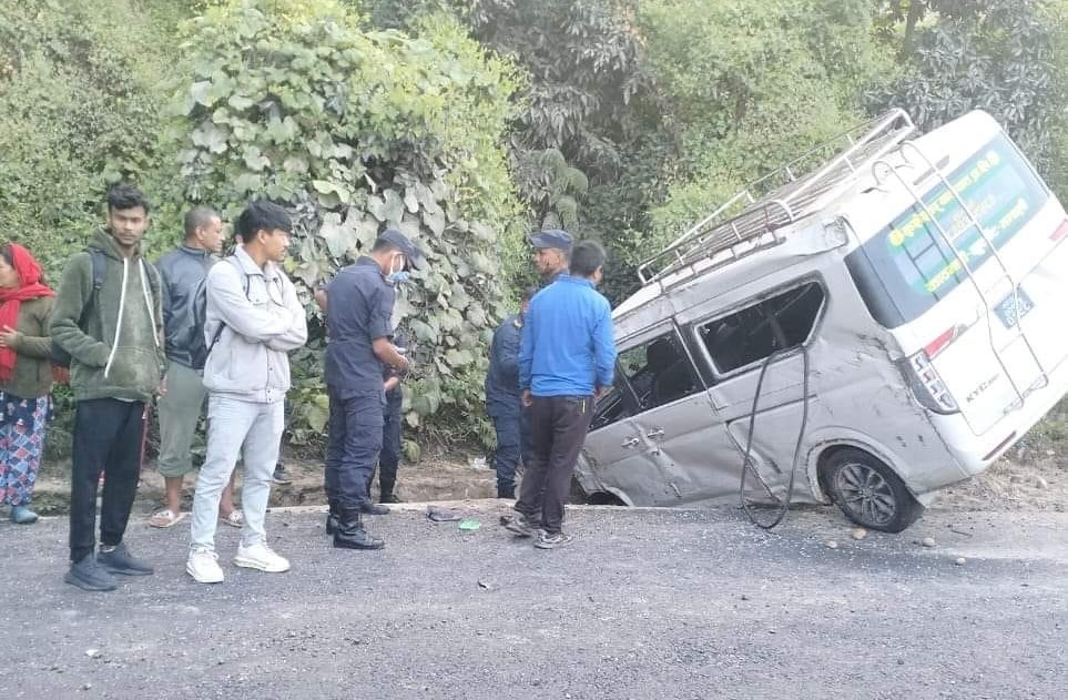 मोटरसाइकललाई ठक्कर दिएर भागेको गाडी पनौतीमा दुर्घटना, एकको मृत्यु