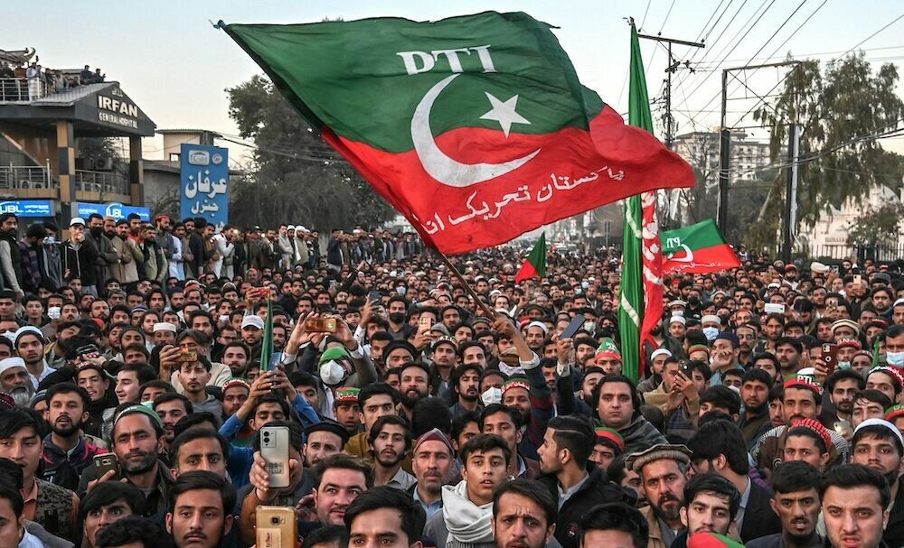 पाकिस्तान : जनादेशमाथि लुट भएको भन्दै इमरान खानको पार्टीले आज देशभर प्रदर्शन गर्दै