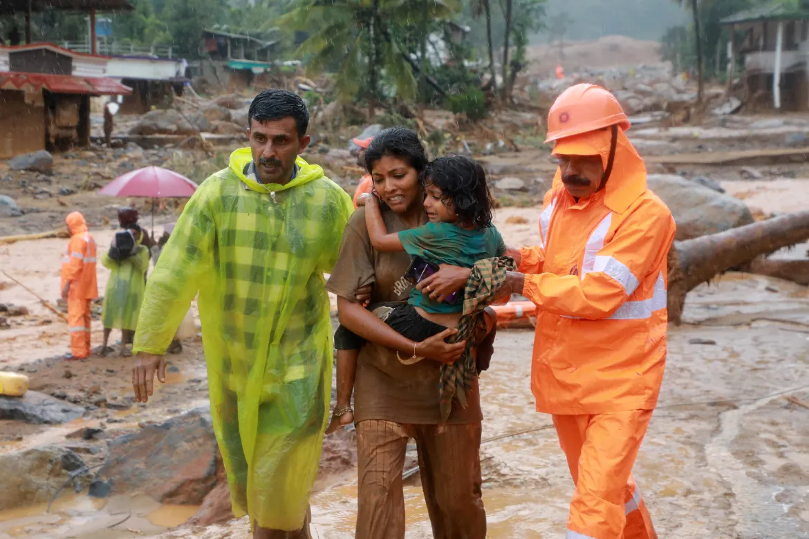 भारतको केरलामा पहिरोमा परेर मृत्यु हुनेको संख्या १२३ पुग्यो, ९० जना अझै बेपत्ता