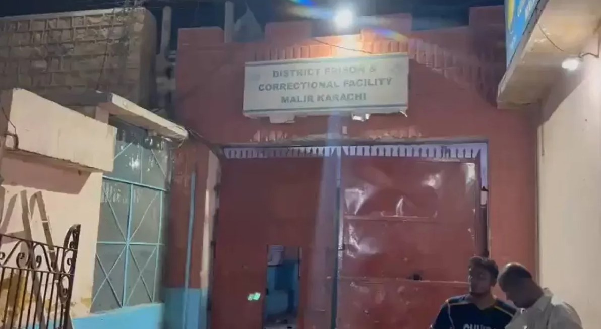 मध्यरातमा पाकिस्तानको जेलबाट २१६ कैदी भागेपछि...