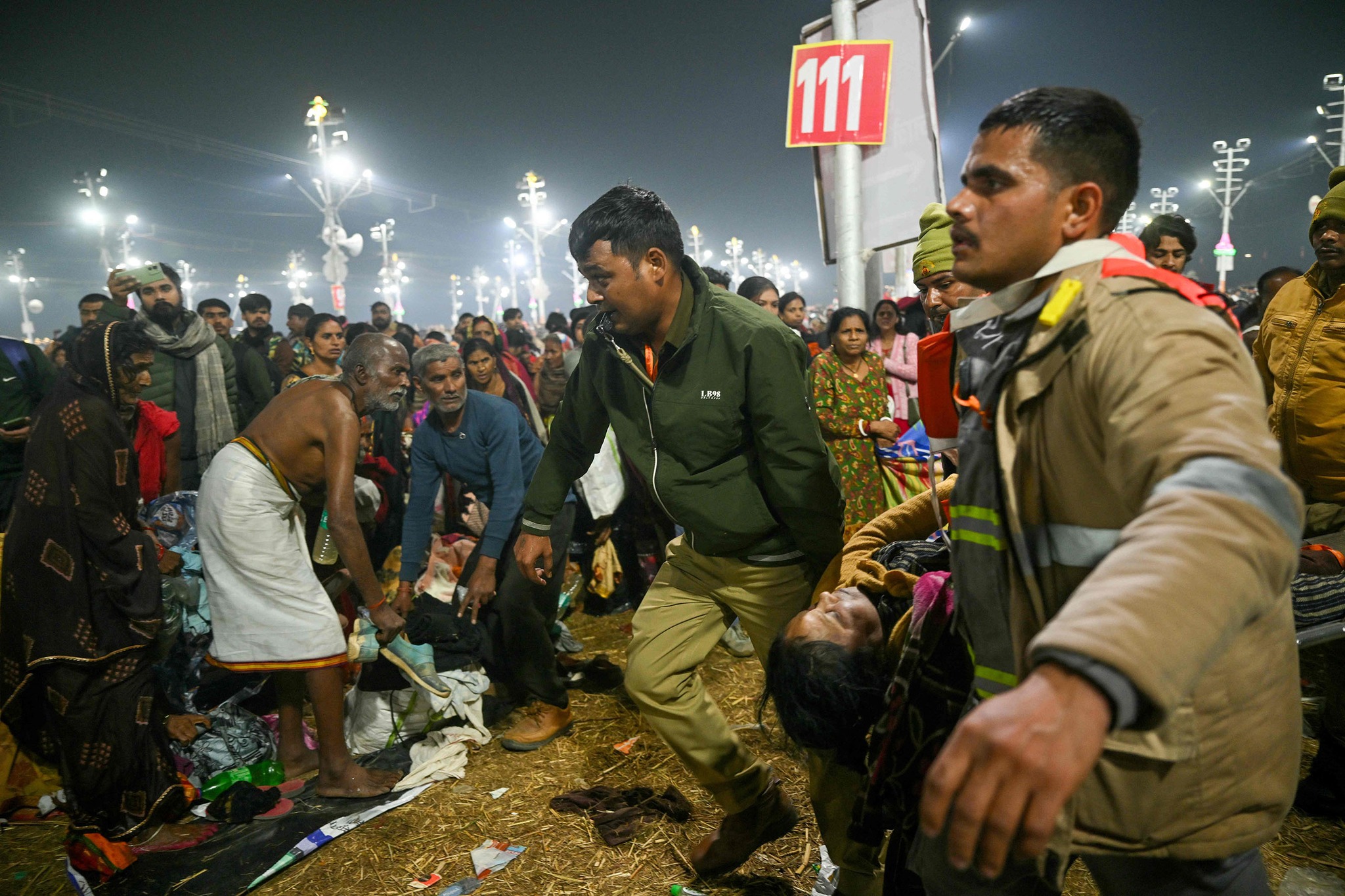 महाकुम्भमा भागदौड हुँदा ३० जनाको मृत्यु, २५ जनाको पहिचान खुल्यो