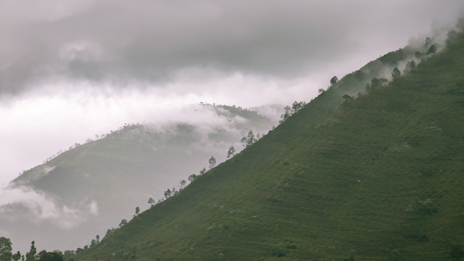 पहाडी भू-भागमा हल्कादेखि मध्यम वर्षाको सम्भावना