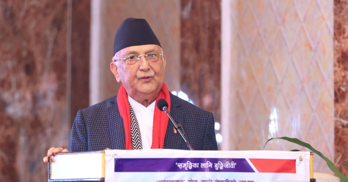 एमालेलाई भित्तामा लगेर टाँसिदिन्छु भन्ने हैसियत कसैको छैन : अध्यक्ष ओली