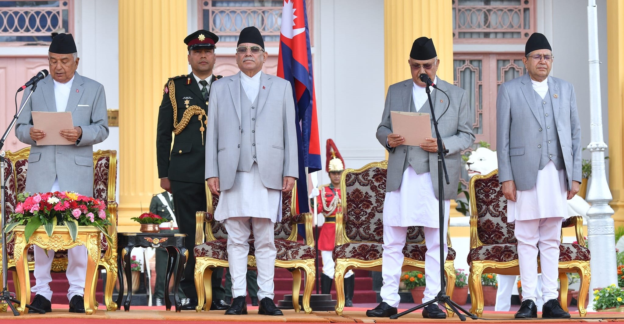 प्रधानमन्त्री ओलीको सपथ ग्रहणमा जे देखियो (फोटो फिचर)