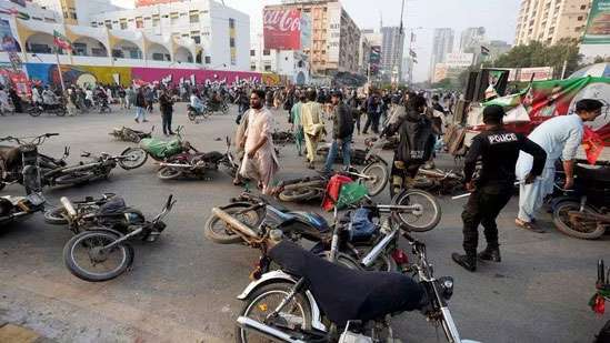 पाकिस्तान : इमरान खानको पार्टीले गरेको र्‍यालीमा विष्फोट, चार जनाको मृत्यु