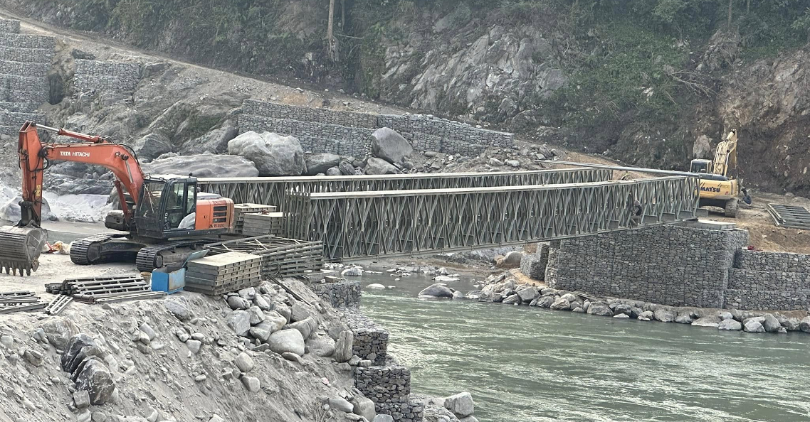सुनकोशीमा पानी बढ्यो, बेलिब्रिज झिकियो