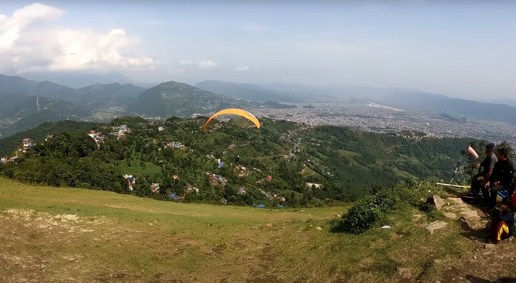 पोखरा प्याराग्लाइडिङ पुरानै लयमा : खपौदीमै अवतरण, उडान समय पनि बढ्यो