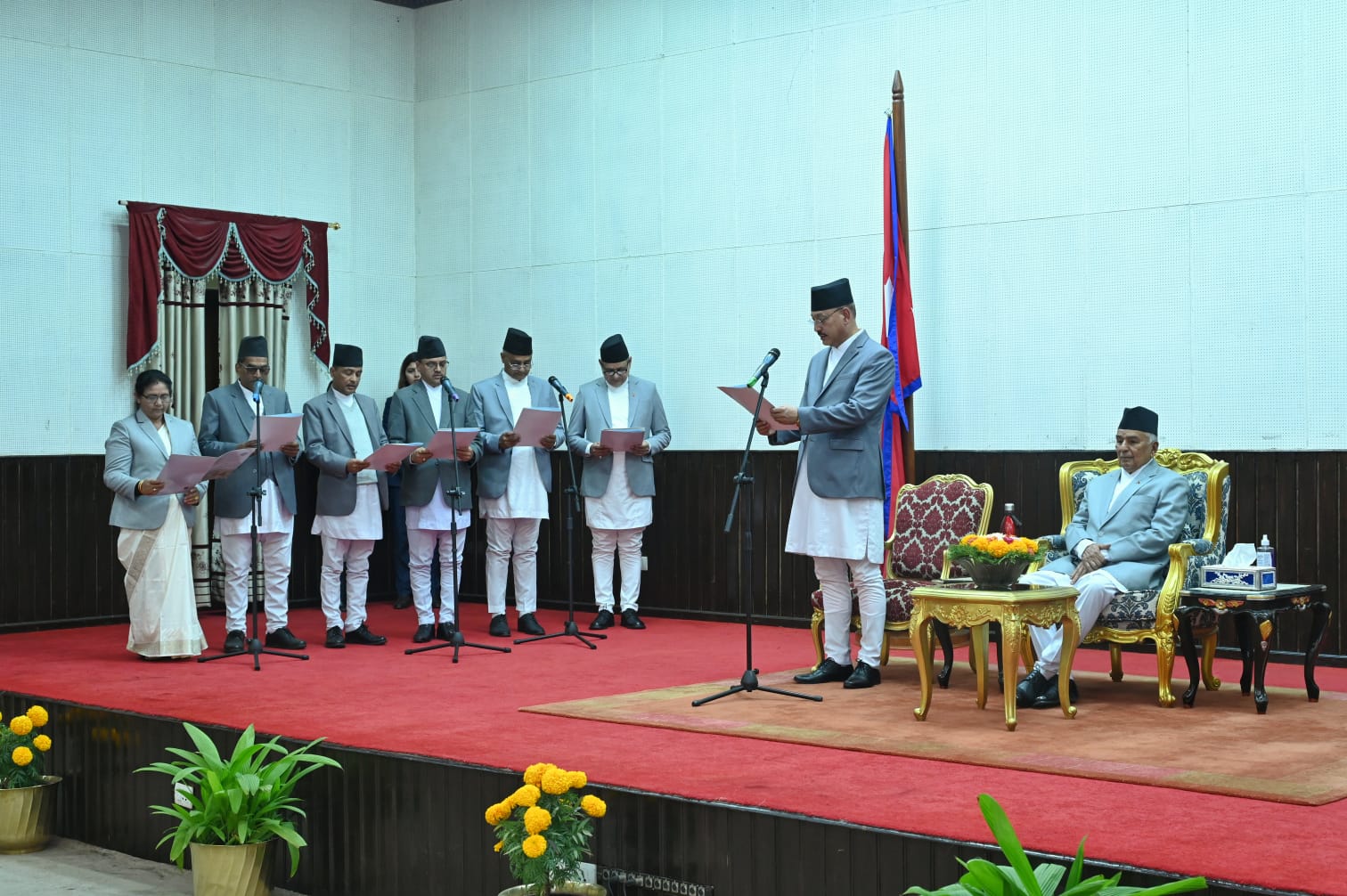 न्यायाधीशहरूको शपथमा उठेनन् राष्ट्रपति