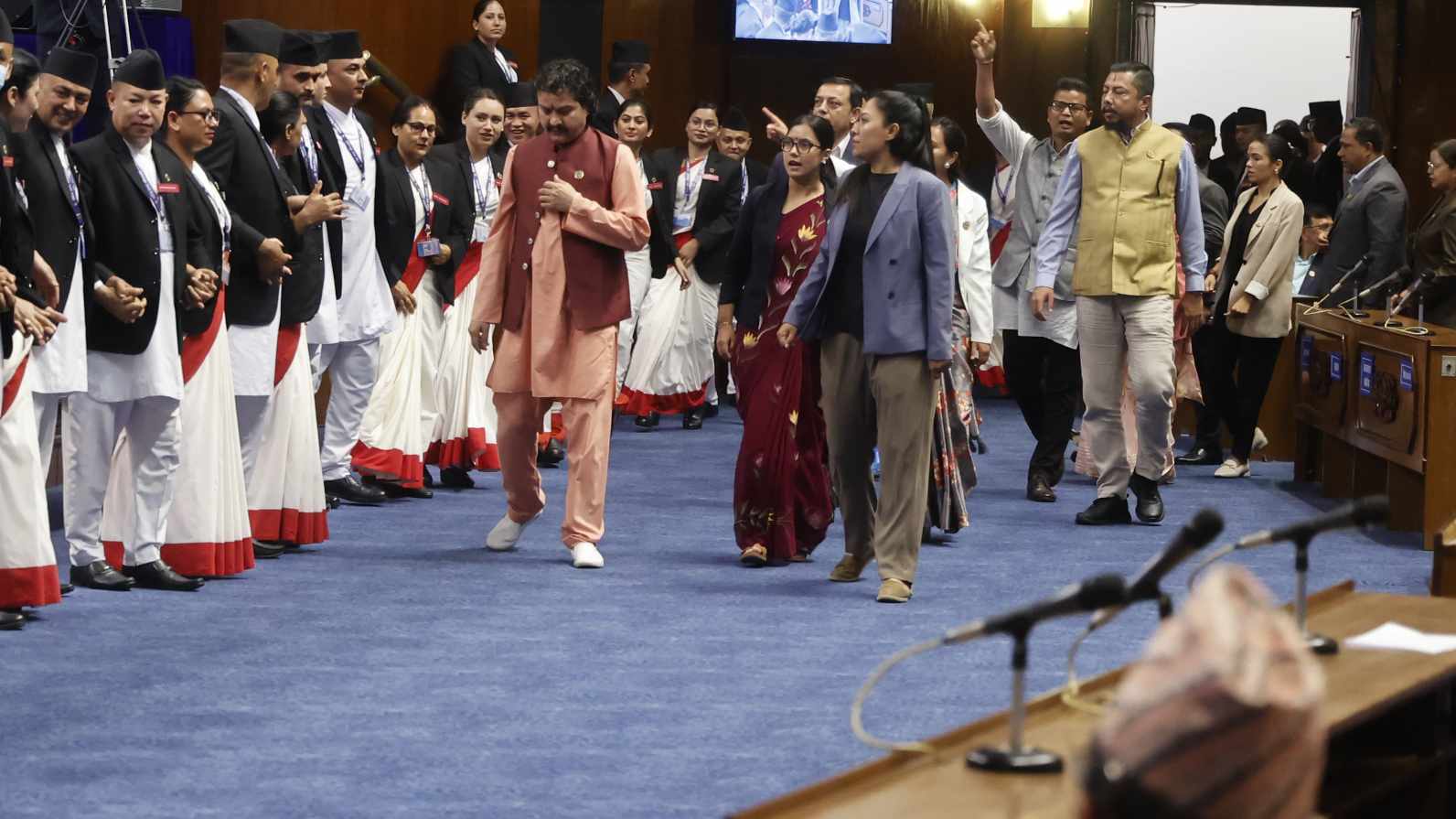 प्रतिनिधिसभा बैठक सुरू, रोकिएन रास्वपाको नाराबाजी र वेल घेराउ
