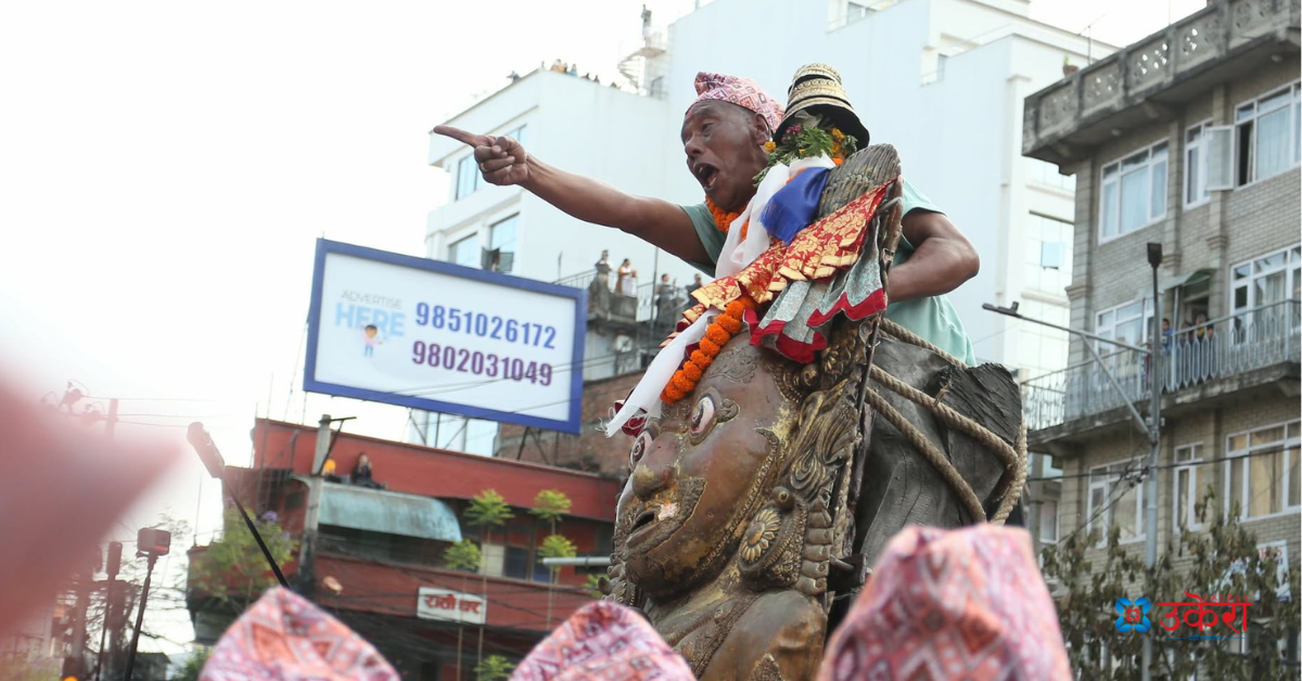 मच्छिन्द्रनाथको रथ तनाउने जोस (फोटोफिचर)