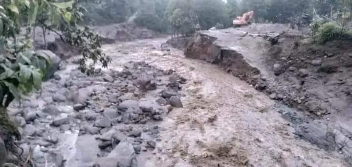 संखुवासभा बाढी : एक जनाको मृत्यु, १७ जना सम्पर्कविहीन, ७ घर बगायो