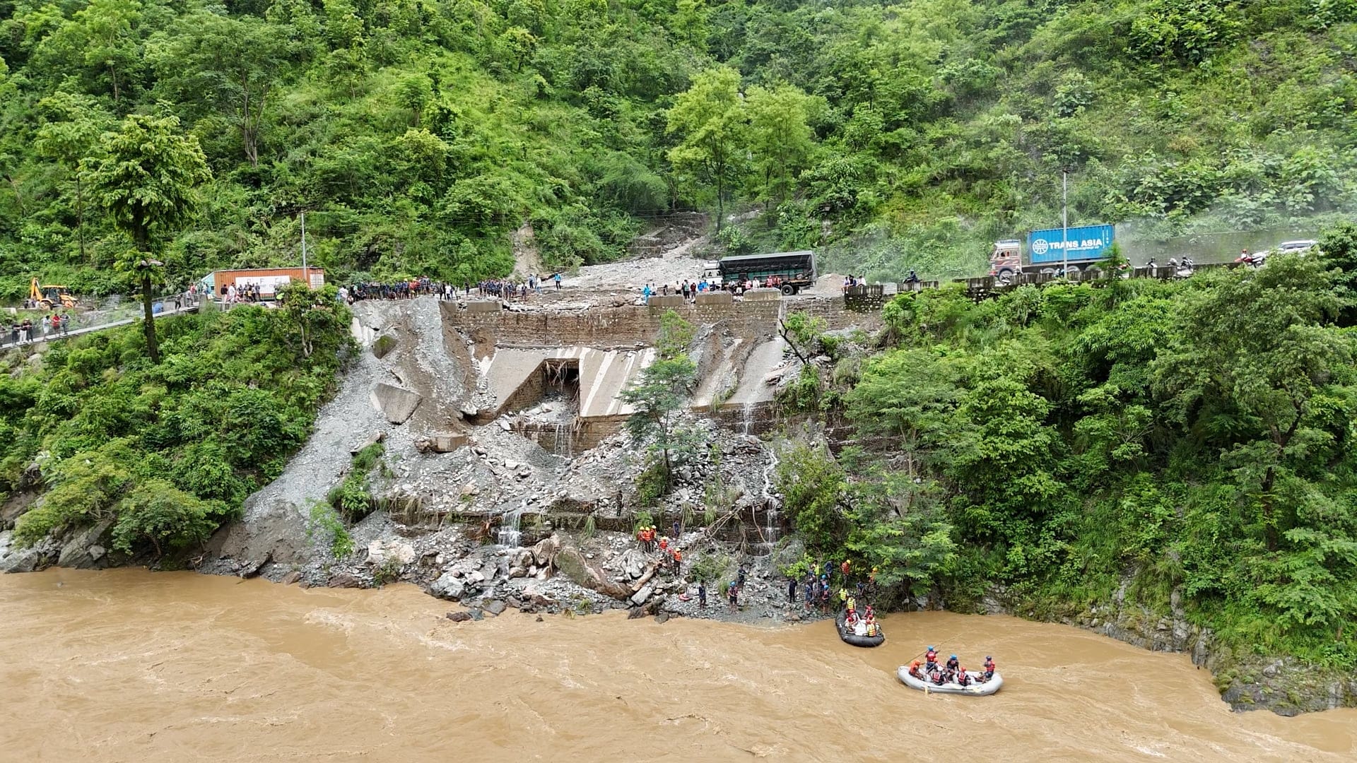 सिमलतालबाट त्रिशूलीमा बगेको बस खोज्न चीनको सहयोग माग्दै सरकार