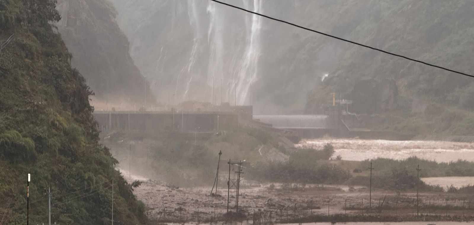 तामाकोसी जलविद्युत् आयोजनाको पहिरोमा पुरिएरका चार जना अझै बेपत्ता