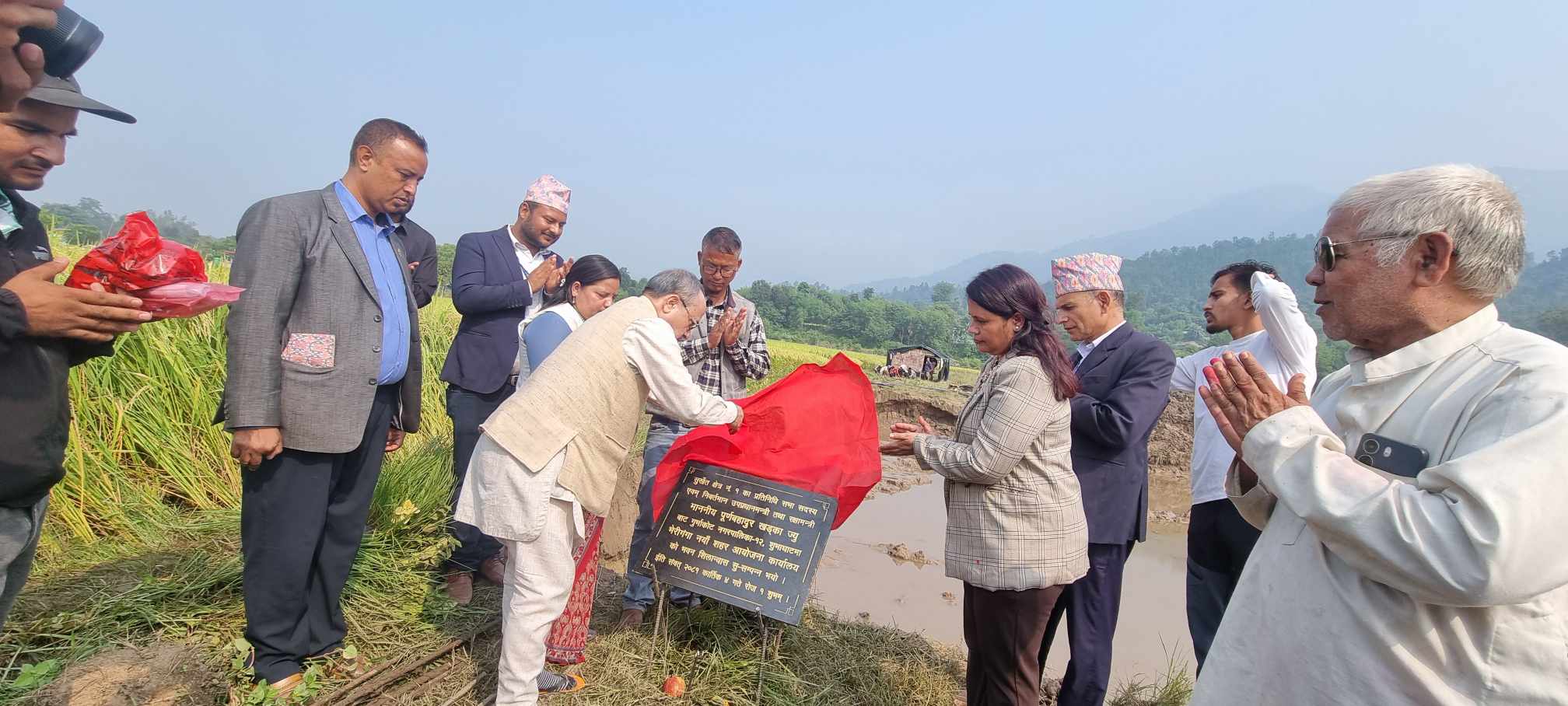 निर्वाचनमा प्रतिस्पर्धा भए पनि विकासमा सबै दल एकै ठाउँमा रहेको खड्काको दाबी