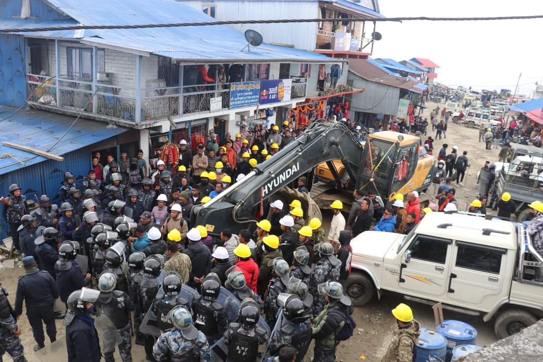 केवलकारको शिलान्यासकोक्रममा भएको झडप।