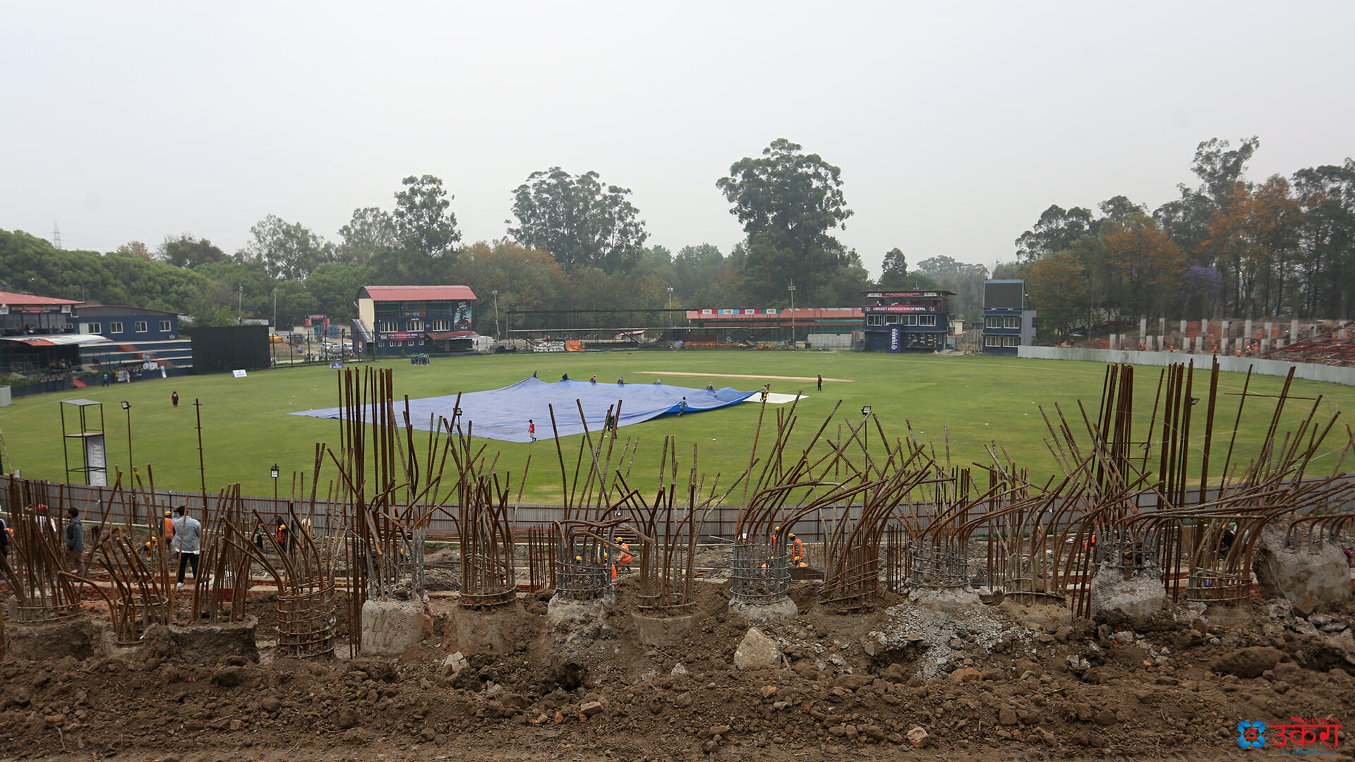 प्याराफिटको सबैभन्दा पछिल्लो भागमा रहेका प्रोटेक्सन पाइलिङहरू।
